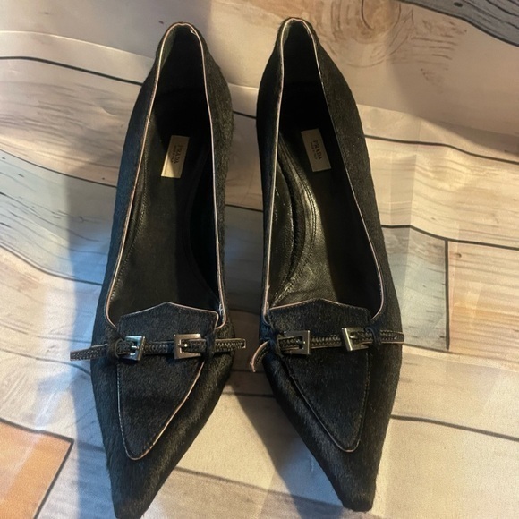 PRADA - Black Buckle Pointed Toe Pony Hair Low Heel Kitten Pumps Sz 40.5 US 10.5 - Picture 2 of 10